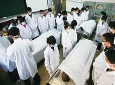 徐州医学院灵异事件，解剖课上尸体突然复活将老师残忍杀害