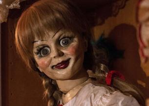 美国恐怖娃娃安娜贝尔的真实故事：比电影更凶残，让牧师半身不遂！