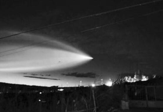 萧山机场UFO事件真假，疑似机尾云或私人飞机(官方解释)