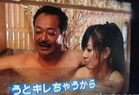 日本十大变态节日，男根节众美女跪舔男性生殖器