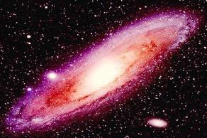 比银河系大3万倍的星系，对比银河系就像小苍蝇（直径30亿万光年）