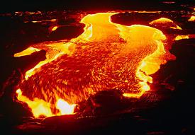 基拉韦厄火山喷发视频，大量火山熔岩流入太平洋/场面震撼