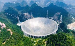 哈勃望远镜和中国天眼谁厉害，中国天眼恐看更远/灵敏度更高