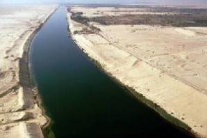 苏伊士运河是谁挖的，苏伊士运河是人工河（12万劳工用生命贯通）