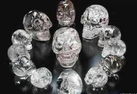 十三颗水晶头骨的神秘传说，传闻集齐13颗可避免地球偏离轴心