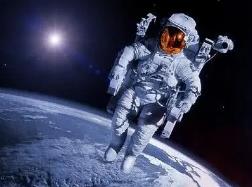 太空为什么要穿宇航服，空气稀薄/辐射侵害身体（保护宇航员）