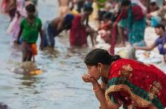 揭秘印度恒河水自净化之谜，含氧量非常高（微生物不能生存）
