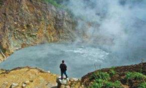 多米尼加沸水湖之谜，湖水沸腾温度超过100℃(未解之谜