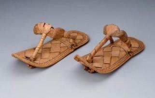 国外古代的鞋子是什么样的？（靴子、布质鞋、棕榈鞋等）