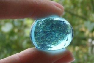 神秘果冻球之谜，天上下蓝色透明球(威力如子弹/科学无解)